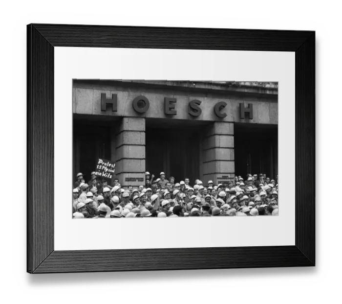 Framed Print : With a siege and temporary occupation of the Hoesch AG headquarters on 11