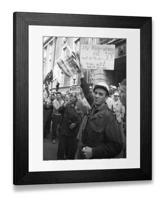 Framed Print : With a siege and temporary occupation of the Hoesch AG headquarters on 11