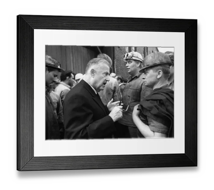 Framed Print : The spontaneous strike, here on 10 Framed Print : The spontaneous strike, here on 10