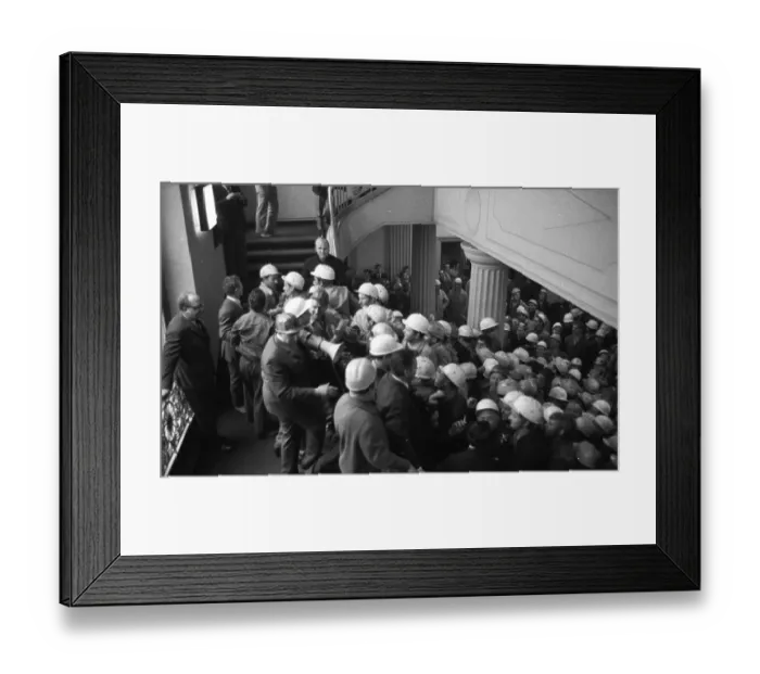 Framed Print : With a siege and temporary occupation of the Hoesch AG headquarters on 11