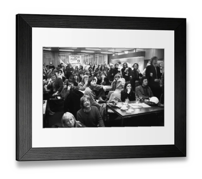 Framed Print : In the collective bargaining dispute of the RFFU (Rundfunk-Fernseh-Film-Union) in the printing and paper industry union Framed Print : In the collective bargaining dispute of the RFFU (Rundfunk-Fernseh-Film-Union) in the printing and paper industry union