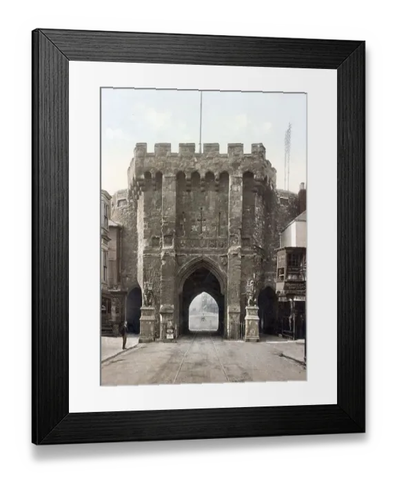 Framed Print : Town gate The Bargate in Southampton