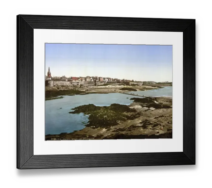 Framed Print : The city walls of Grand-Bey, St Framed Print : The city walls of Grand-Bey, St