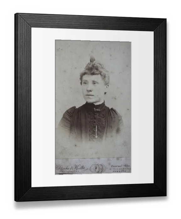 Framed Print : Woman, visit format, Carte de Visite