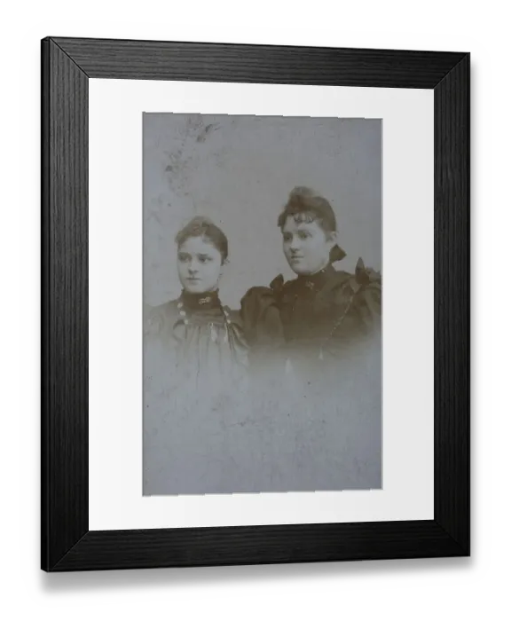 Framed Print : Mother and daughter, visit format