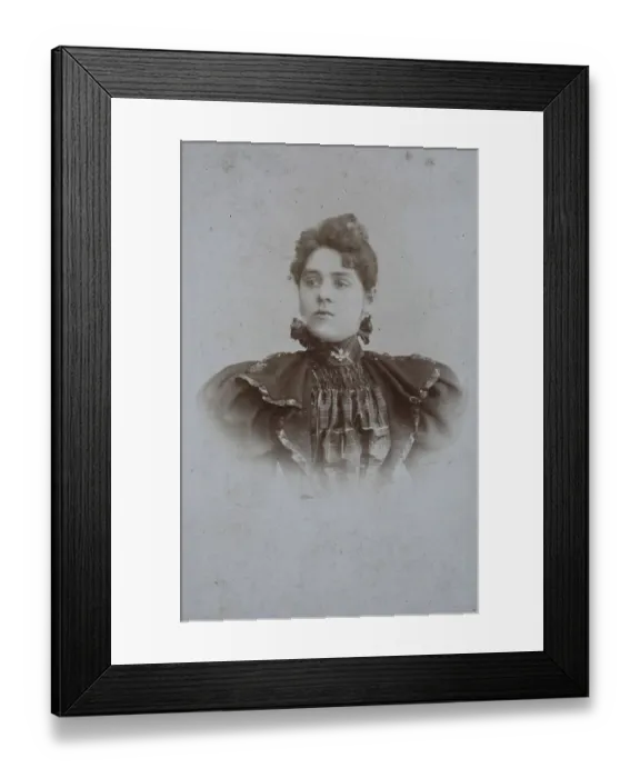 Framed Print : Woman, visit format, Carte de Visite