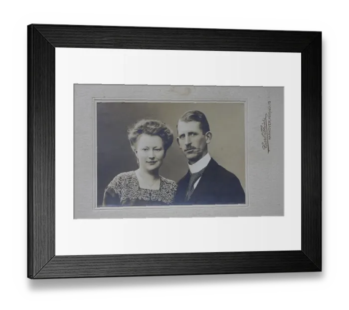 Framed Print : Married couple, visit format, Carte de Visite