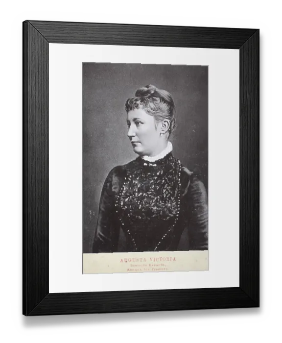 Framed Print : Woman, visit format, Carte de Visite Framed Print : Woman, visit format, Carte de Visite