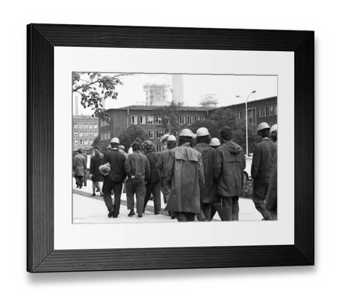 Framed Print : Workers and employees of Chemische Werke Huels (CWH)
