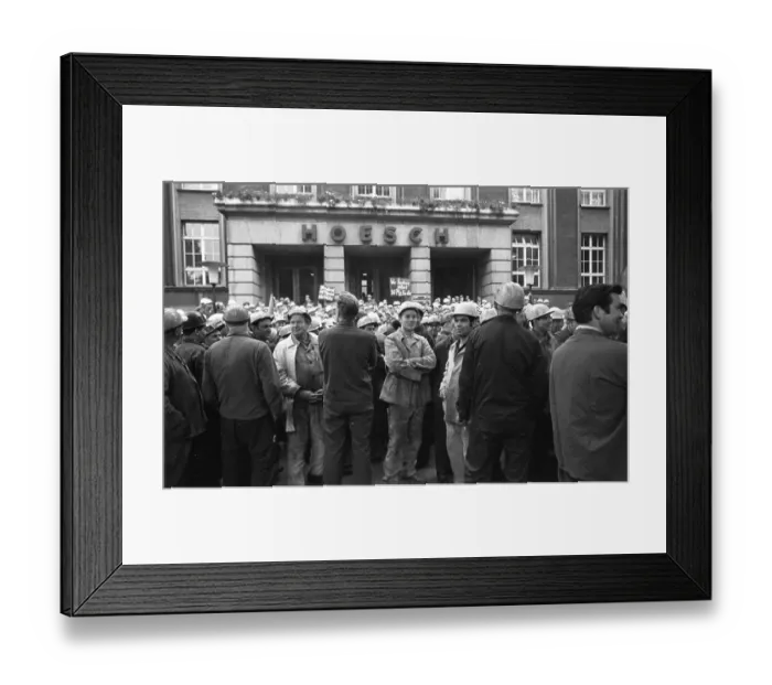 Framed Print : With a siege and temporary occupation of the Hoesch AG headquarters on 11