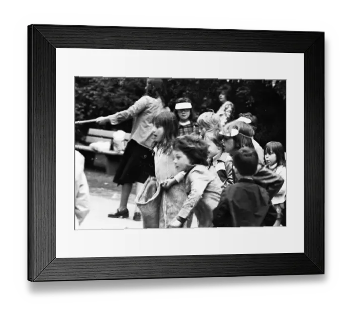 Framed Print : The children's parties of the Young Pioneers (JP) of the children's organisation of the DKP