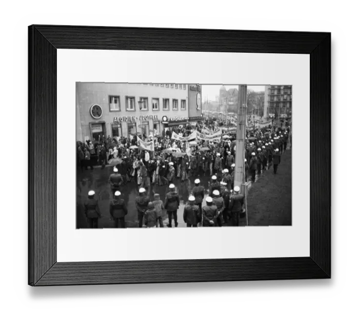 Framed Print : Demonstrations from 1-5 April 1975 in the centre of Hanover