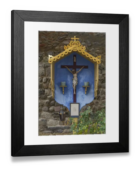Framed Print : Grave cross at the old town cemetery in moated castle am Inn