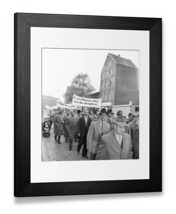 Framed Print : The traditional 1 May 1958 parade of the DGB Framed Print : The traditional 1 May 1958 parade of the DGB