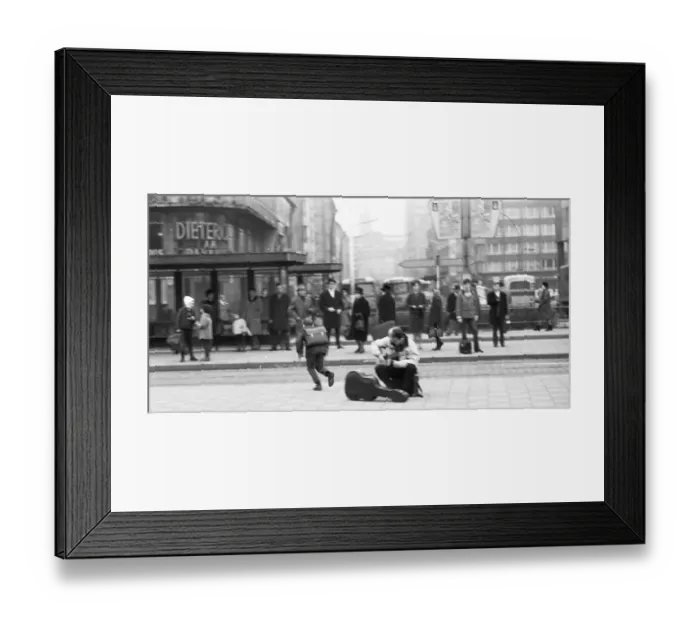 Framed Print : The Duesseldorf singer-songwriter