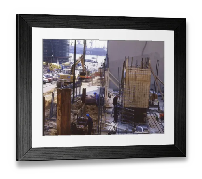 Framed Print : Land und Leute on 27. 4. 1987, Hamburg. City
