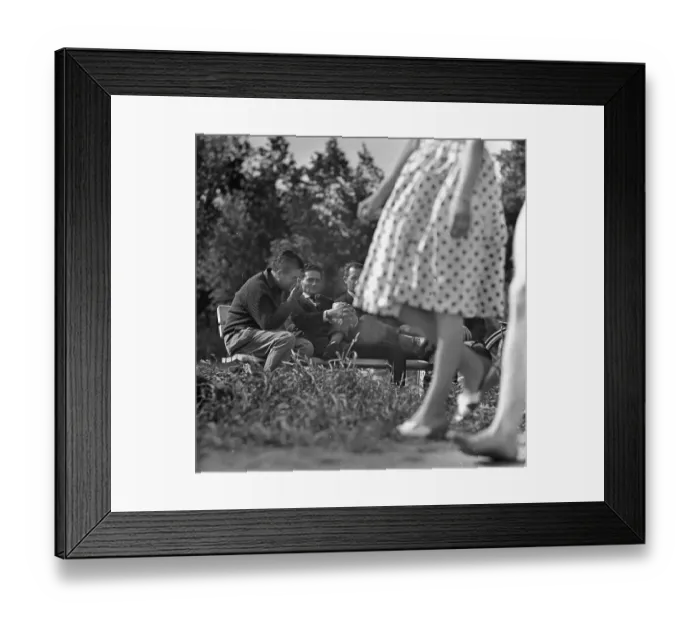 Framed Print : Bathers at Lake Garbsen near Hanover in the summer of 1959 Framed Print : Bathers at Lake Garbsen near Hanover in the summer of 1959
