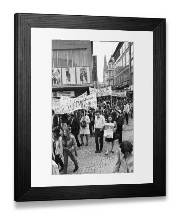 Framed Print : The US Army's waging of war in Vietnam