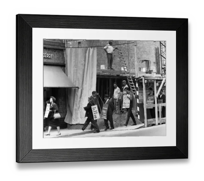 Framed Print : The peace movement demonstrated in Bonn on 16