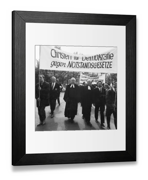 Framed Print : Several hundred Christians, among them church dignitaries in their robes Framed Print : Several hundred Christians, among them church dignitaries in their robes