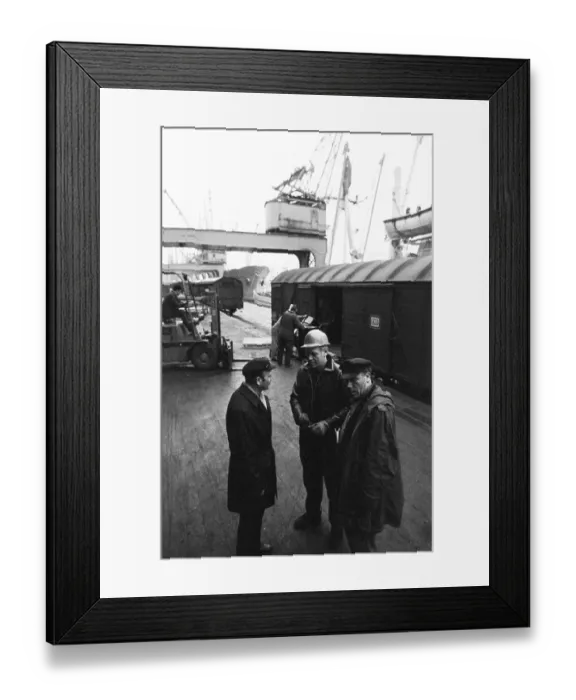 Framed Print : Work at the Port of Hamburg and Howaldtswerke Hamburg Framed Print : Work at the Port of Hamburg and Howaldtswerke Hamburg
