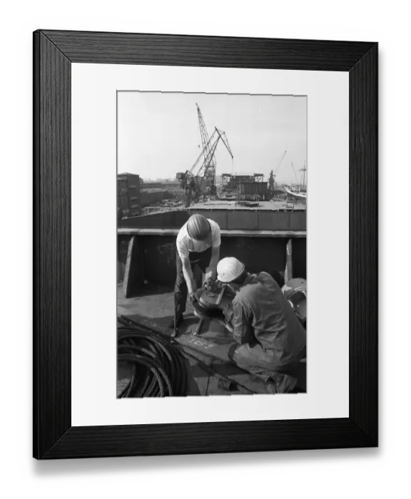 Framed Print : Work at the Port of Hamburg and Howaldtswerke Hamburg
