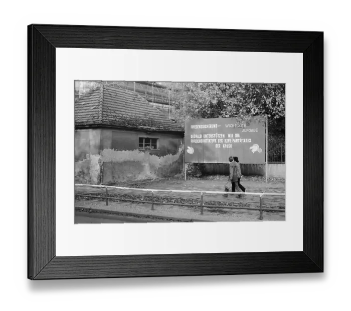 Framed Print : 08.10.1981 GDR East Berlin district of Prenzlauer Berg Framed Print : 08.10.1981 GDR East Berlin district of Prenzlauer Berg