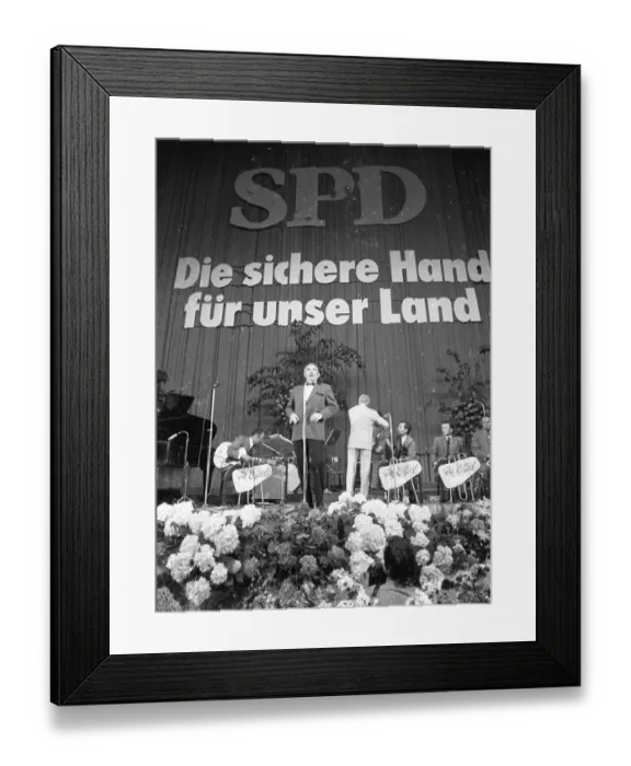 Framed Print : The election campaign in North Rhine-Westphalia of the SPD