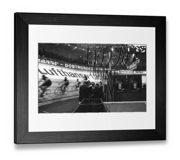 Framed Print : The 6-day race of the professional cyclists Framed Print : The 6-day race of the professional cyclists