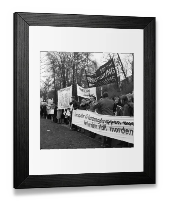 Framed Print : The warfare of the US army in Vietnam Framed Print : The warfare of the US army in Vietnam