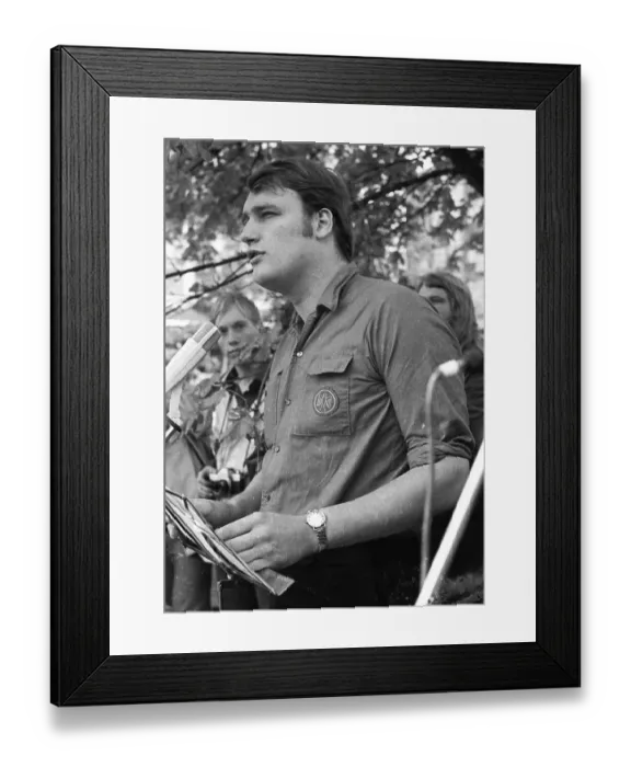 Framed Print : 5000 pupils, students and young people