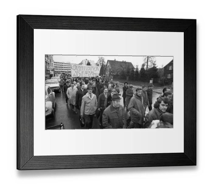 Framed Print : Employees of the Duesseldorf -Reisholz steel Framed Print : Employees of the Duesseldorf -Reisholz steel