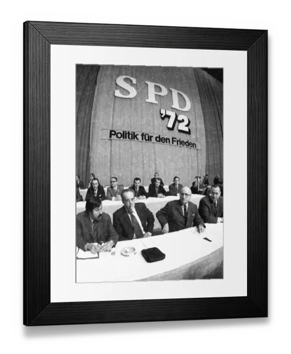 Framed Print : The SPD rally for the ratification of the Ostvertrags on 23 Framed Print : The SPD rally for the ratification of the Ostvertrags on 23