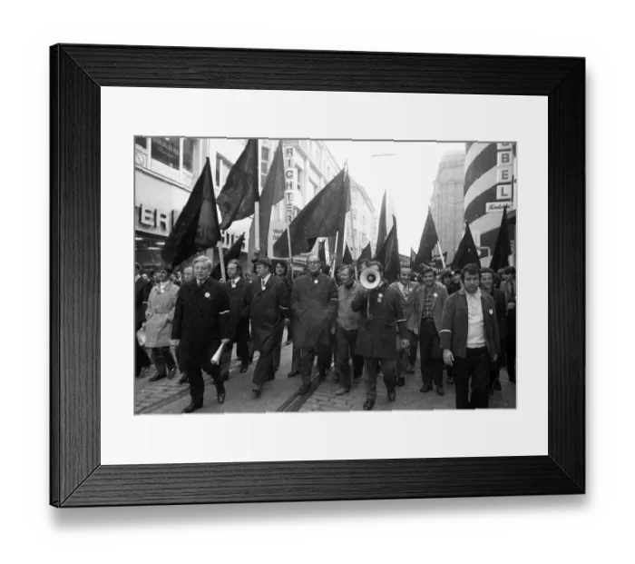 Framed Print : 2000 workers, employees and relatives demonstrated in Wuppertal on 18
