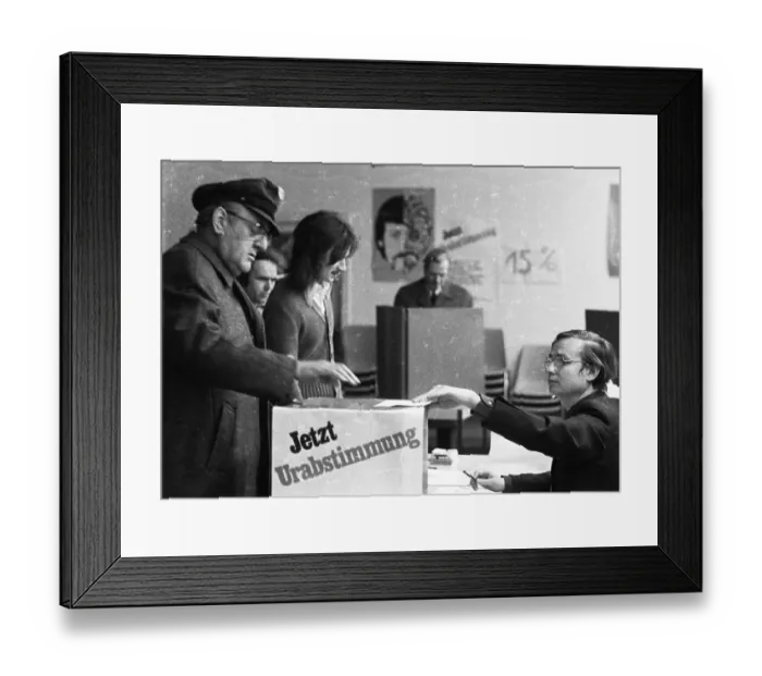 Framed Print : The Public Services Transport and Traffic Union (OeTV) Framed Print : The Public Services Transport and Traffic Union (OeTV)