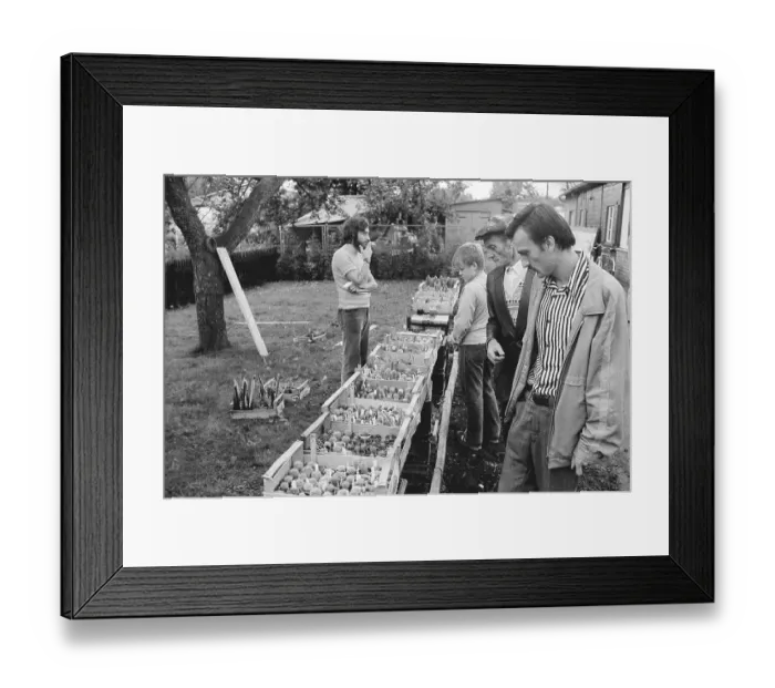Framed Print : 04.04.1978 GDR East Berlin district of Weissensee Framed Print : 04.04.1978 GDR East Berlin district of Weissensee