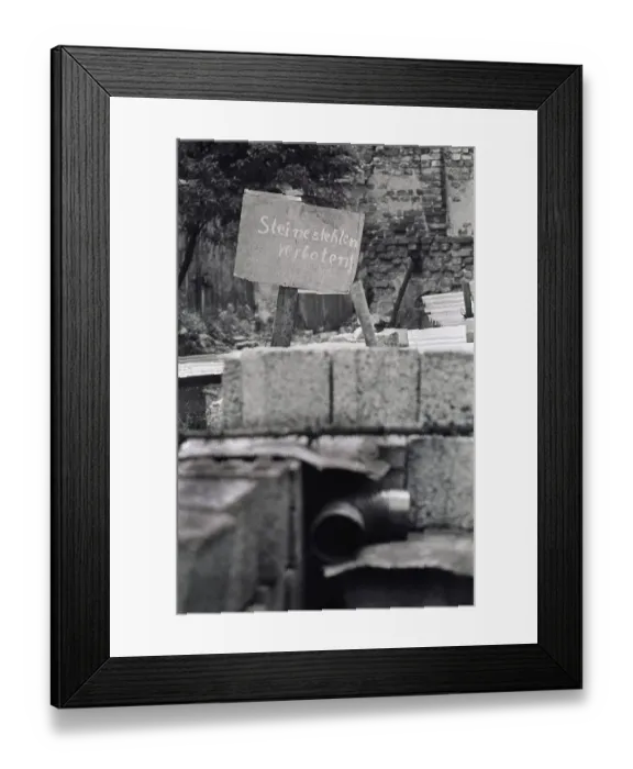 Framed Print : 30 / 09 / 1983 GDR East Berlin district of Weissensee