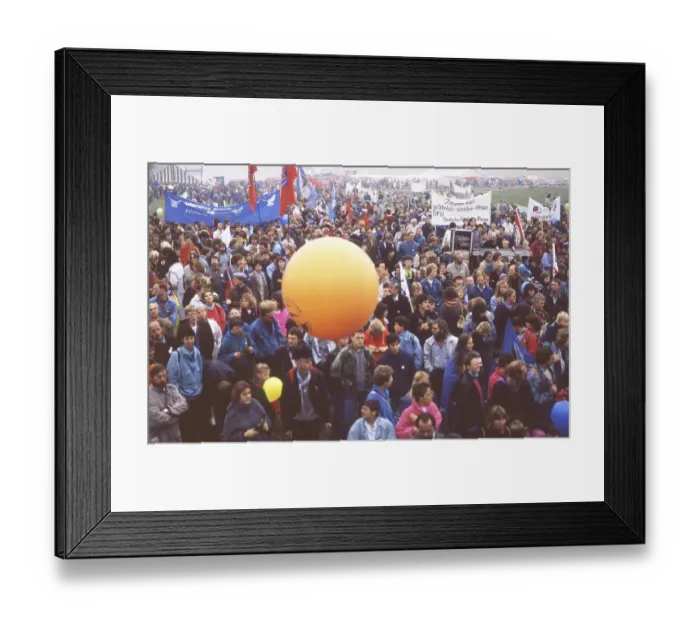 Framed Print : Frankfurt / M. Peace relay against armament and nuclear weapons