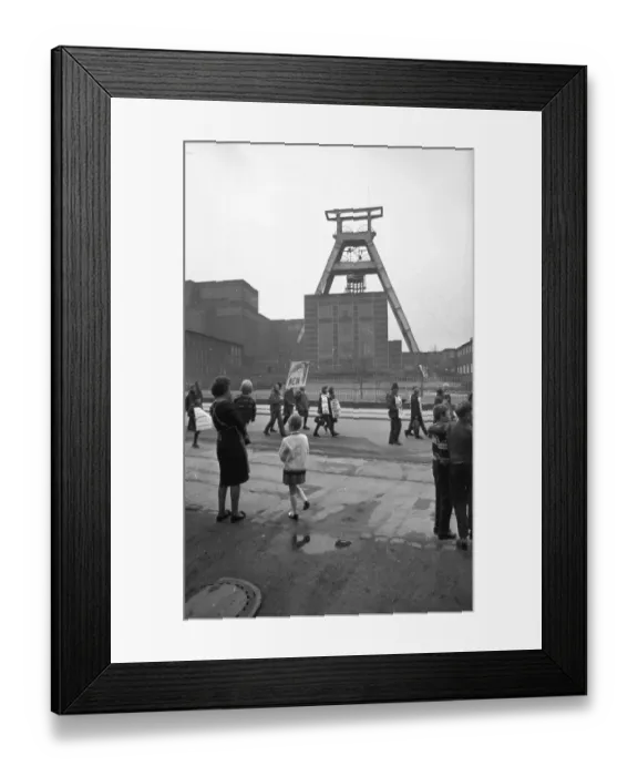 Framed Print : The Easter march of the opponents of nuclear weapons