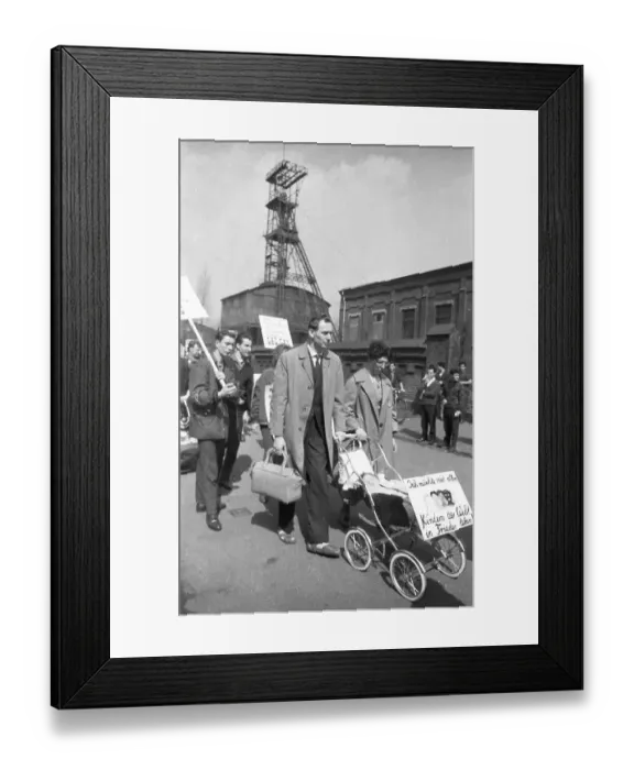Framed Print : The 1962 Easter march, here the Easter march Ruhr 62 on 21