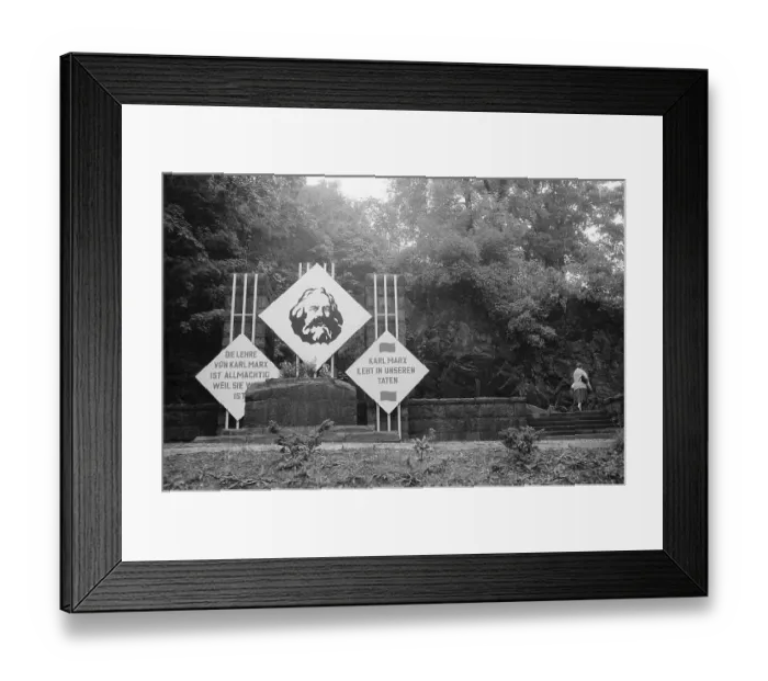 Framed Print : 22 / 04 / 1983 GDR district of Karl-Marx-Stadt town of Ellefeld