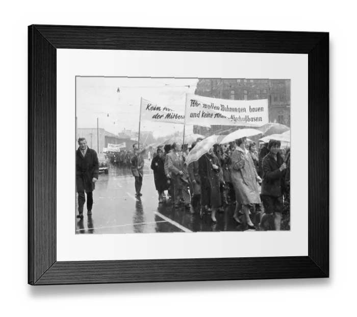 Framed Print : On 1 May 1961, workers and employees in Hanover demonstrated with demands from their union Framed Print : On 1 May 1961, workers and employees in Hanover demonstrated with demands from their union