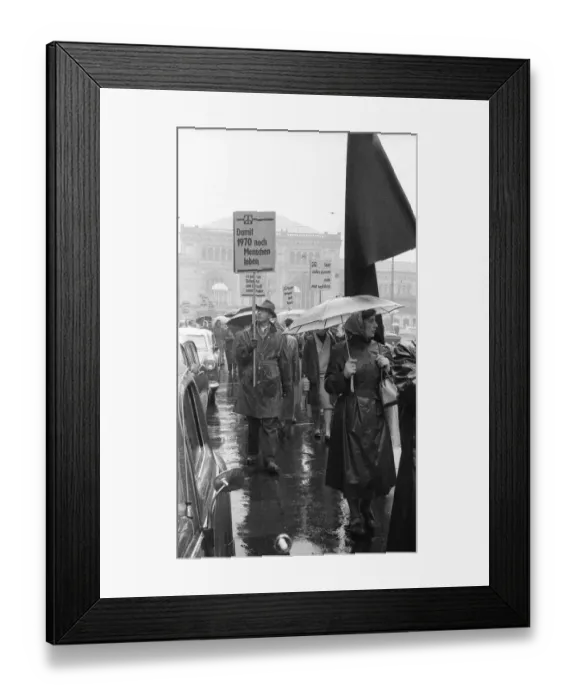 Framed Print : Even the 2nd Easter March on German soil Framed Print : Even the 2nd Easter March on German soil