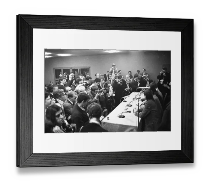 Framed Print : On their lightning tour, here in Essen on 25 Framed Print : On their lightning tour, here in Essen on 25