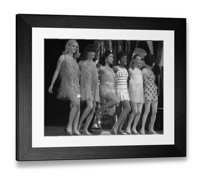 Framed Print : The show of the British pop star Graham Bonney