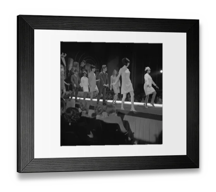 Framed Print : The show of the British pop star Graham Bonney Framed Print : The show of the British pop star Graham Bonney