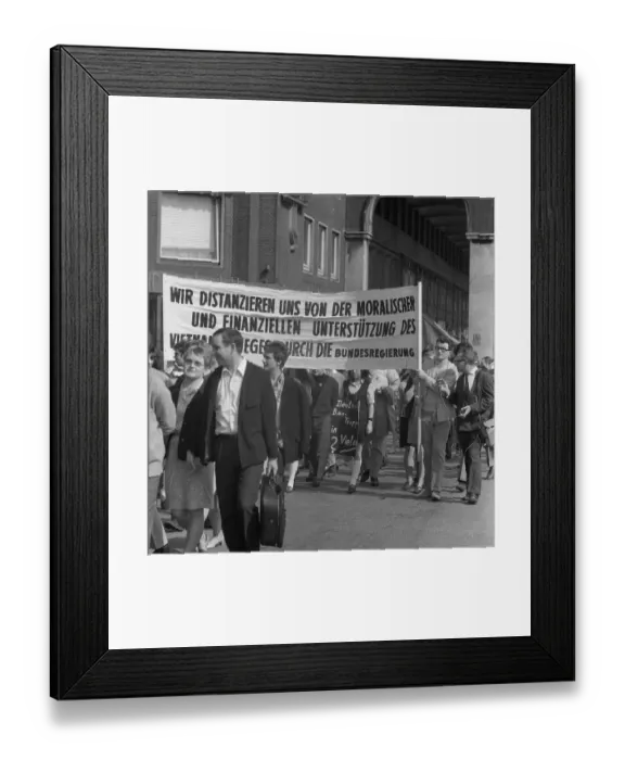 Framed Print : The US Army's conduct of the war in Vietnam