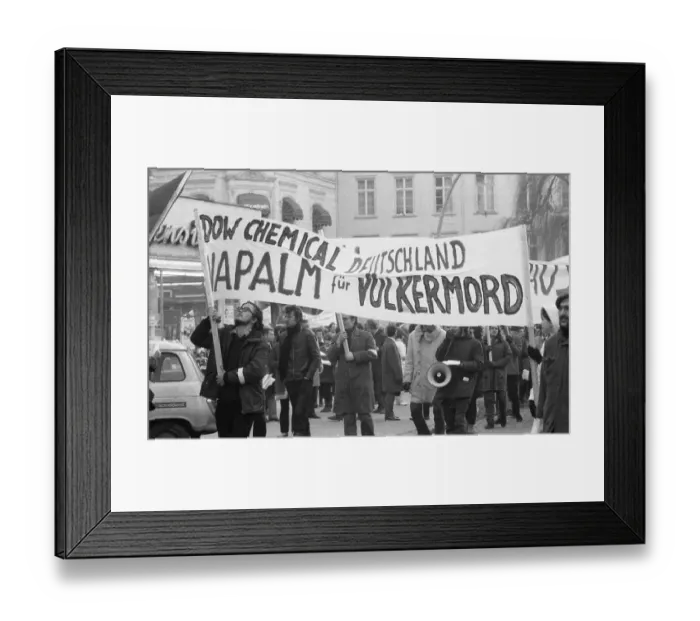 Framed Print : The US Army's waging of war in Vietnam