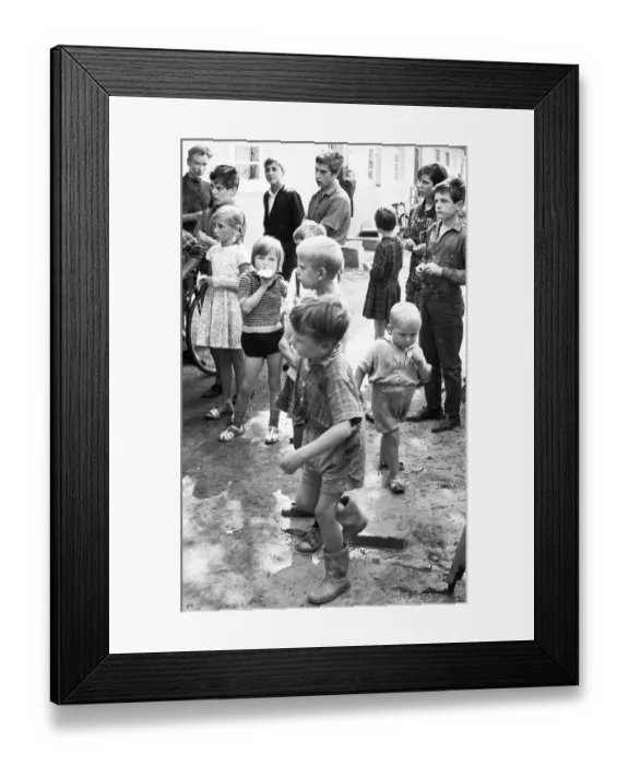 Framed Print : In 1954, there were still numerous precarious flats in barracks Framed Print : In 1954, there were still numerous precarious flats in barracks