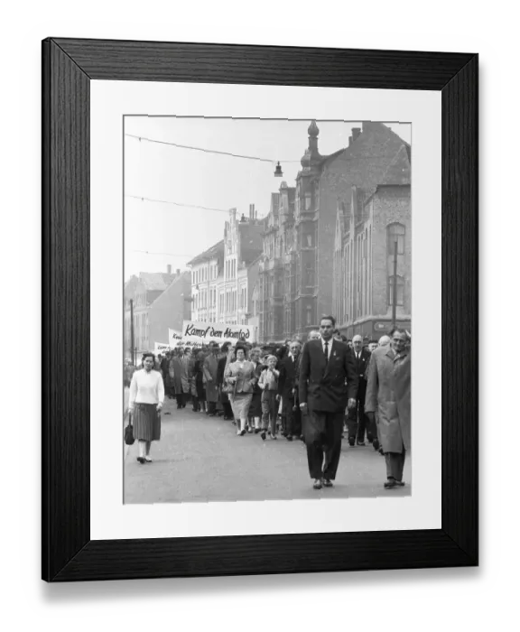Framed Print : The traditional 1 May 1958 parade of the DGB